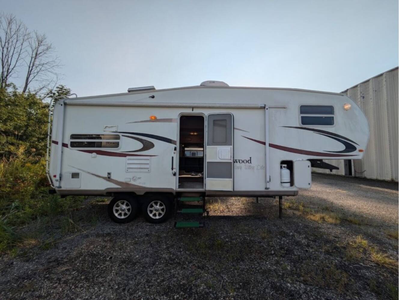 A photo of this 2006 Forest River Rockwood 8240SS