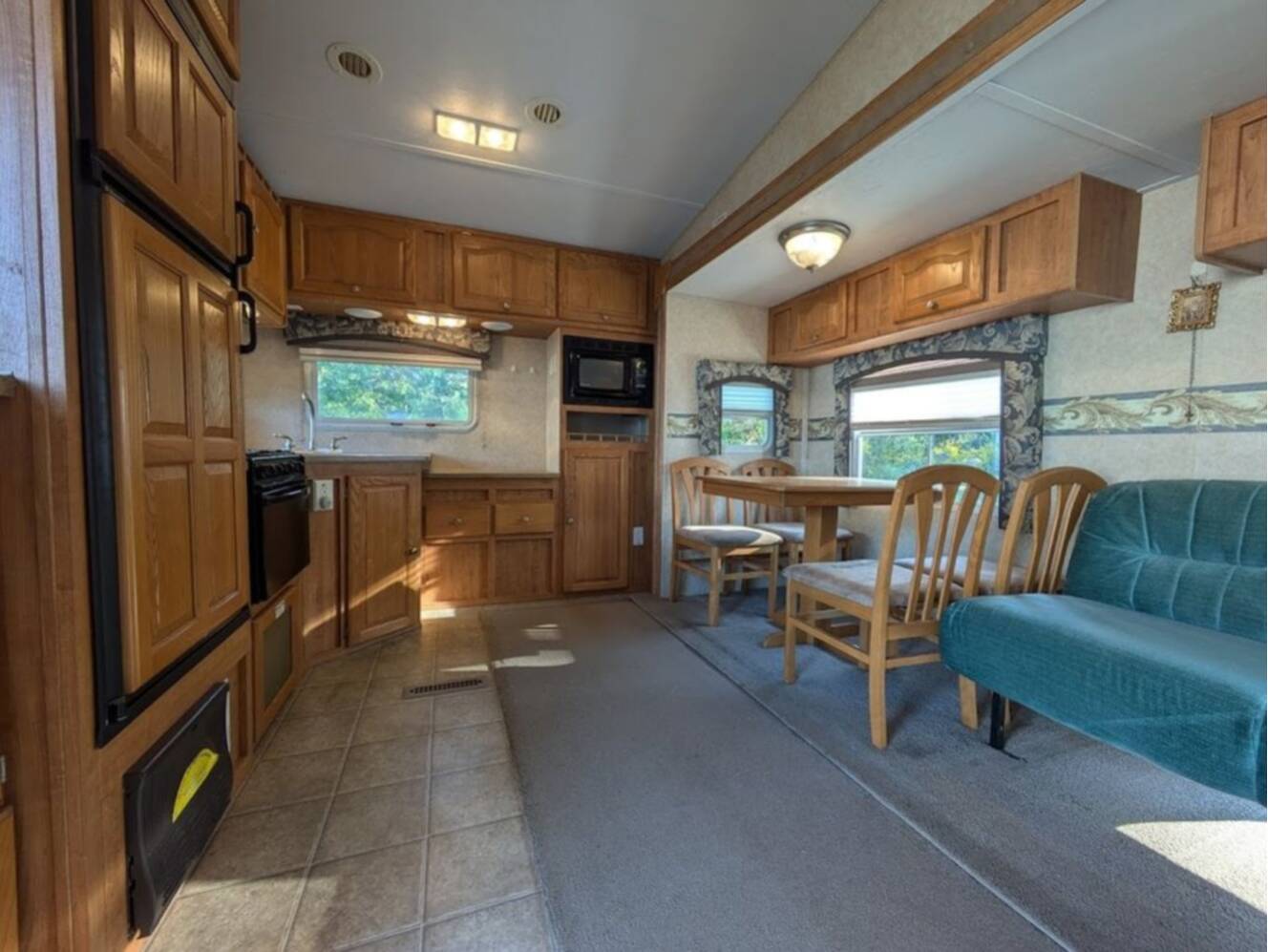 A photo of this 2006 Forest River Rockwood 8240SS