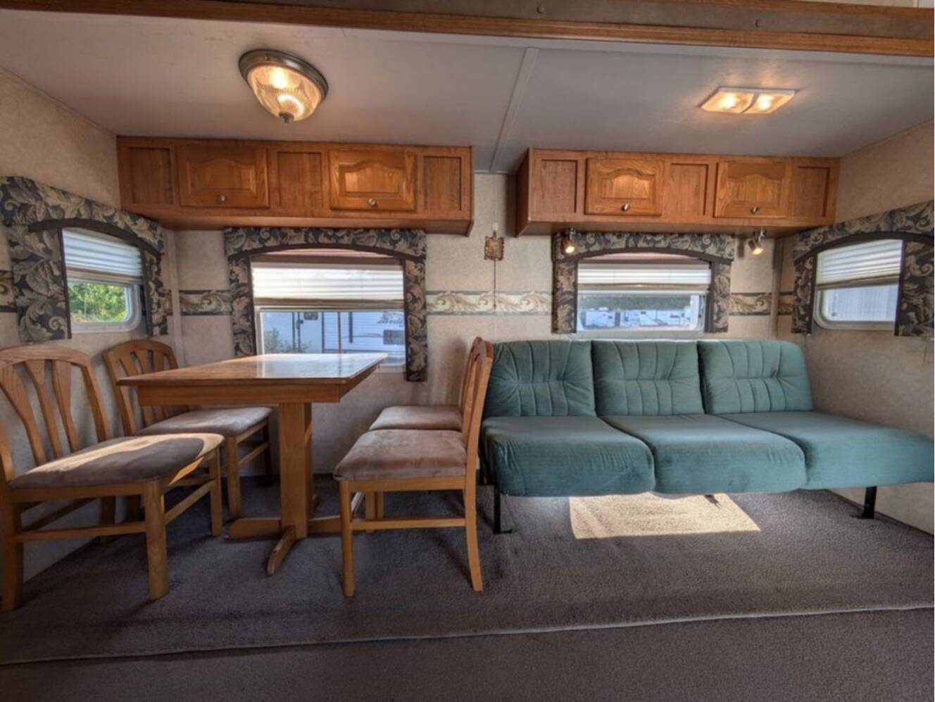 A photo of this 2006 Forest River Rockwood 8240SS
