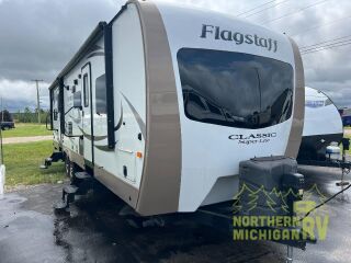 2017 FOREST RIVER FLAGSTAFF CLASSIC SUPER LITE 831BHWSS
