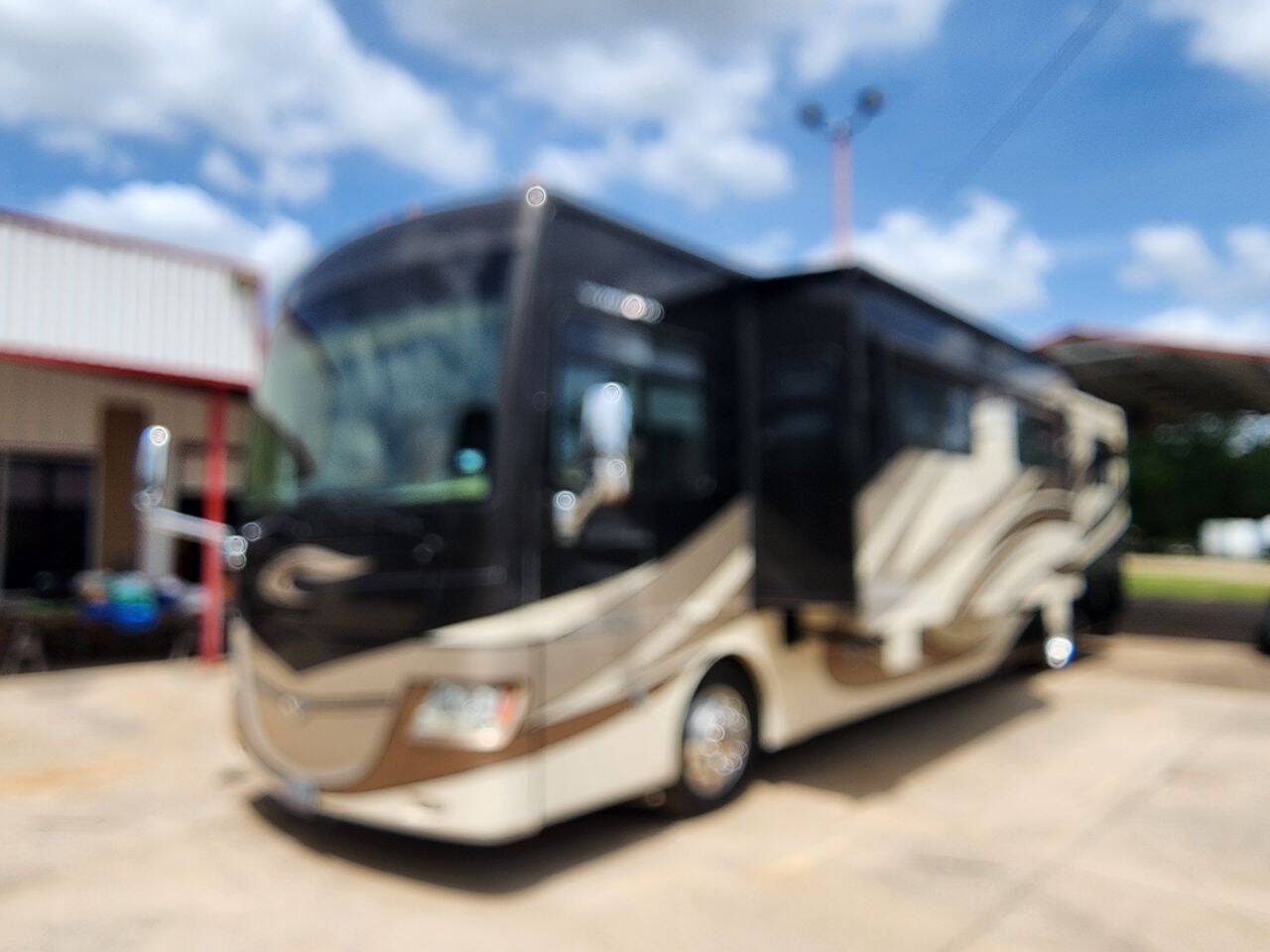2011 Fleetwood Rv Discovery 40X in houston TX