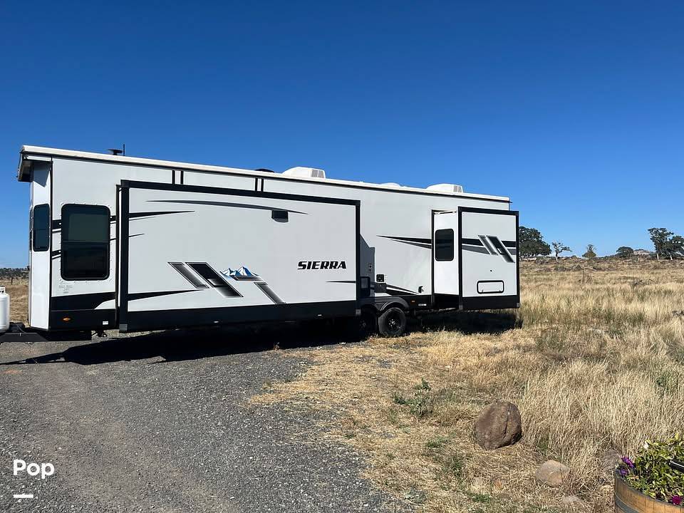 2022 Forest River Sierra 401FLX in jamestown CA