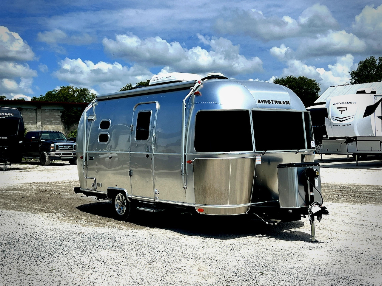 2022 Airstream Caravel 20FB in mims FL