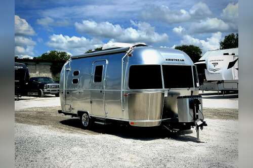 2022 Airstream Caravel 20FB in mims FL