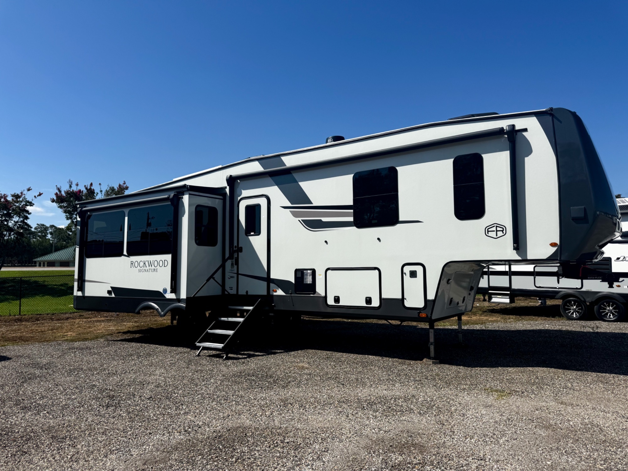 2025 Forest River Rockwood Signature 361RLS in robertsdale AL