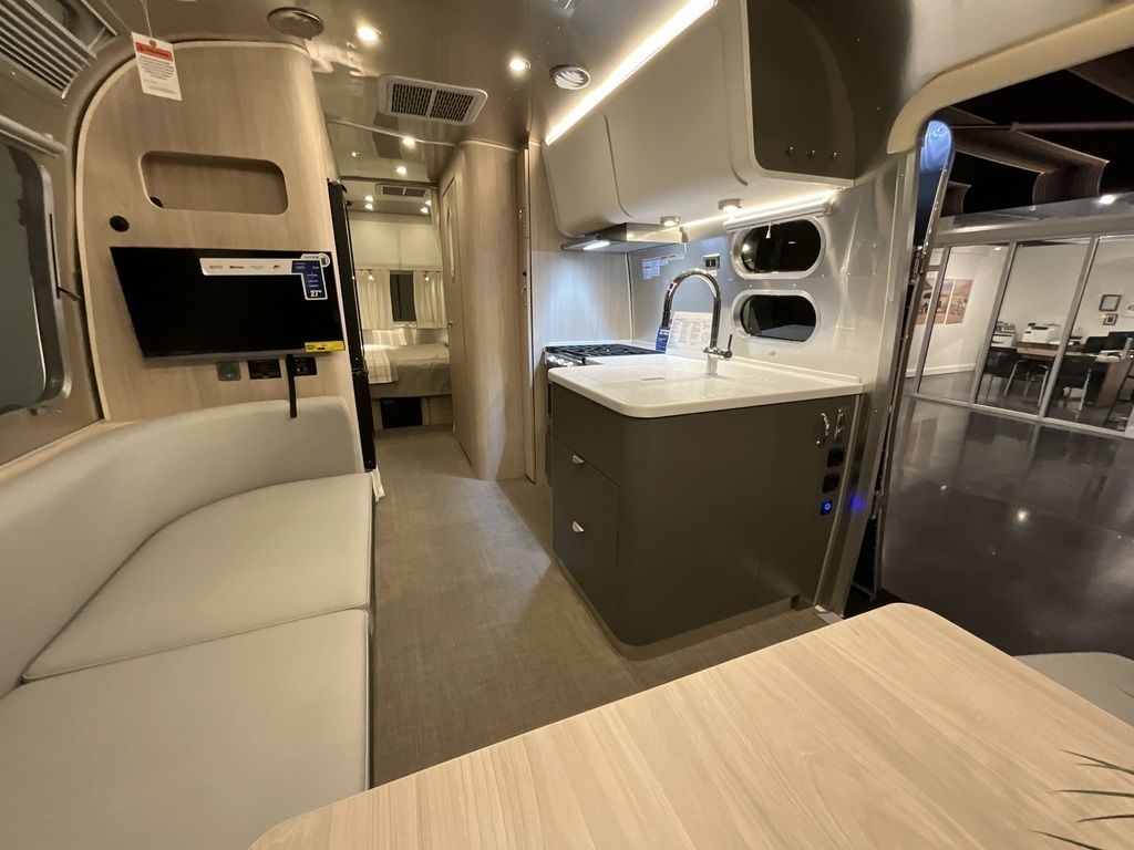 2025 Airstream Globetrotter 25FB RV