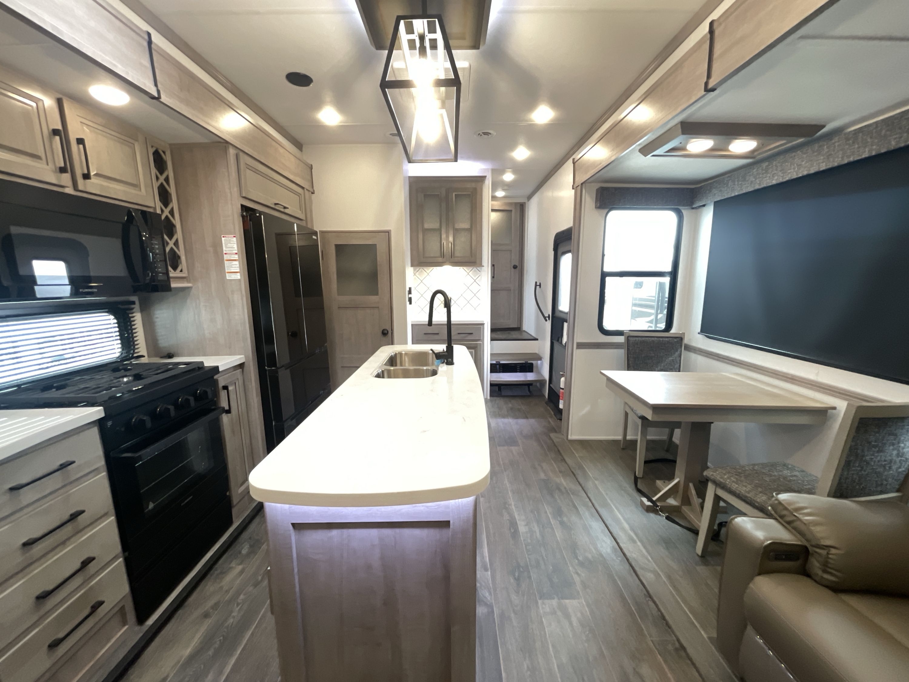 2024 Dutchmen YUKON 320RL in new braunfels TX