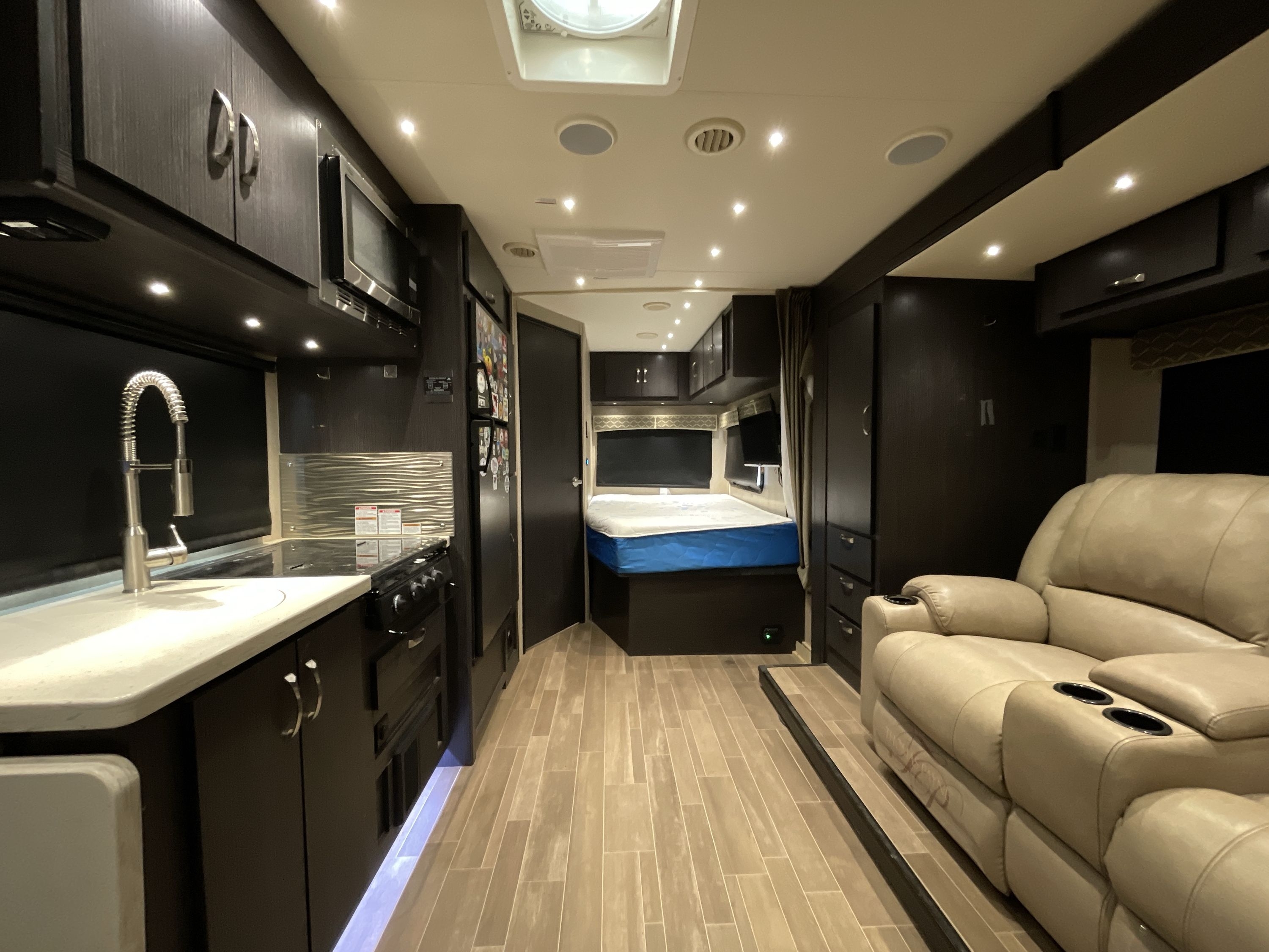 2018 Dynamax ISATA 3 24CBM in huber heights OH