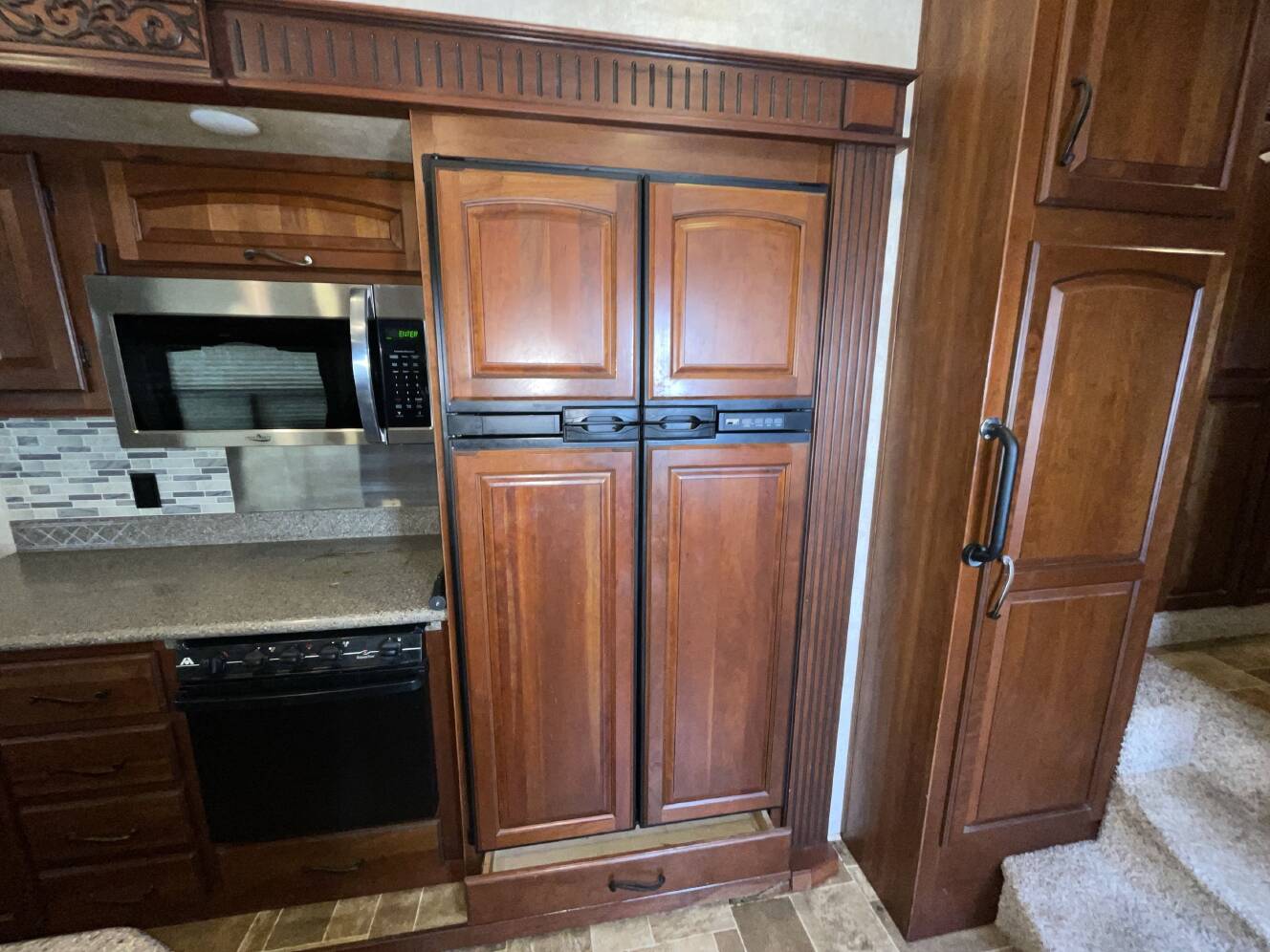 A photo of this 2014 Keystone MONTANA 3725RL
