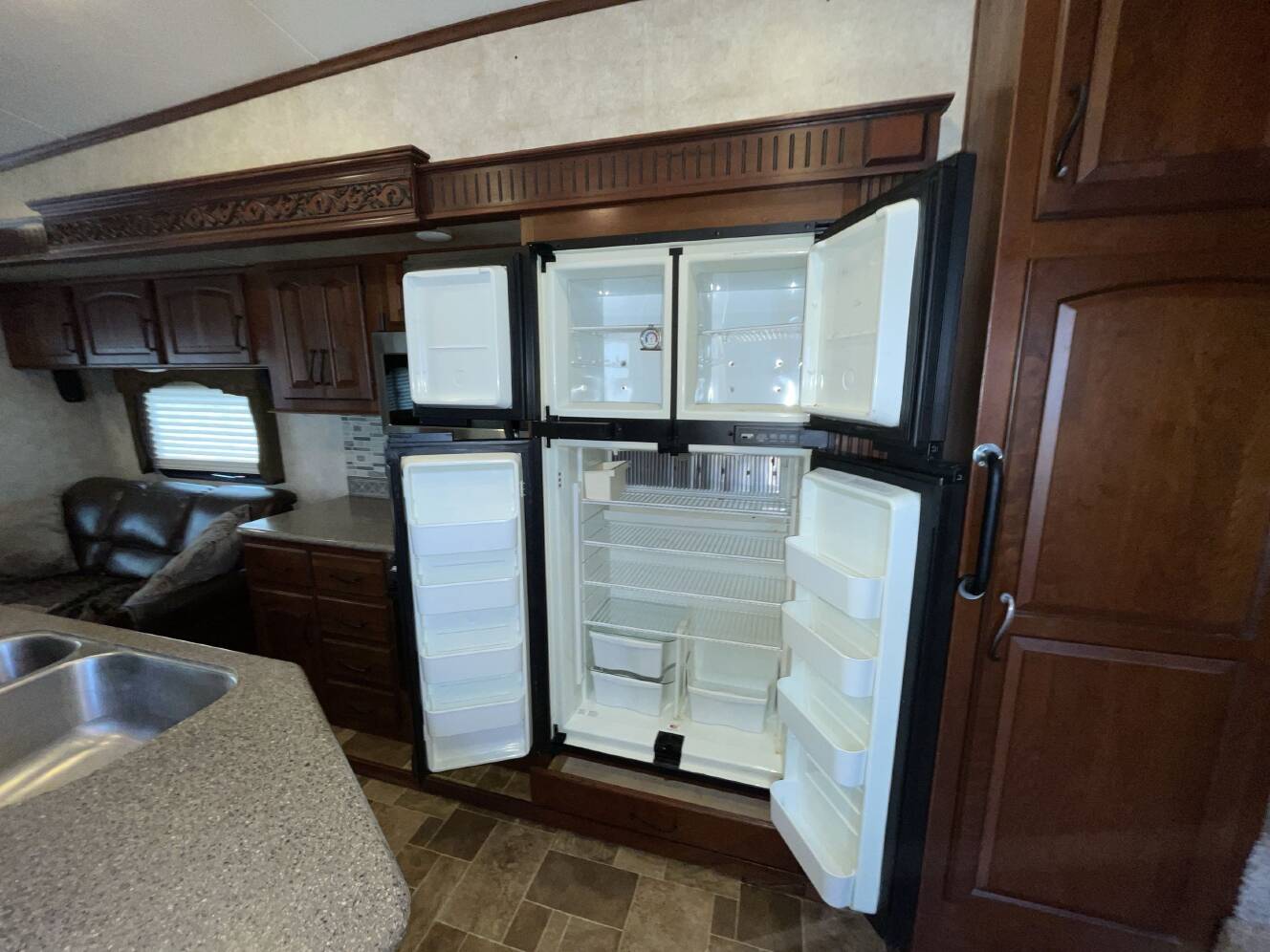 A photo of this 2014 Keystone MONTANA 3725RL