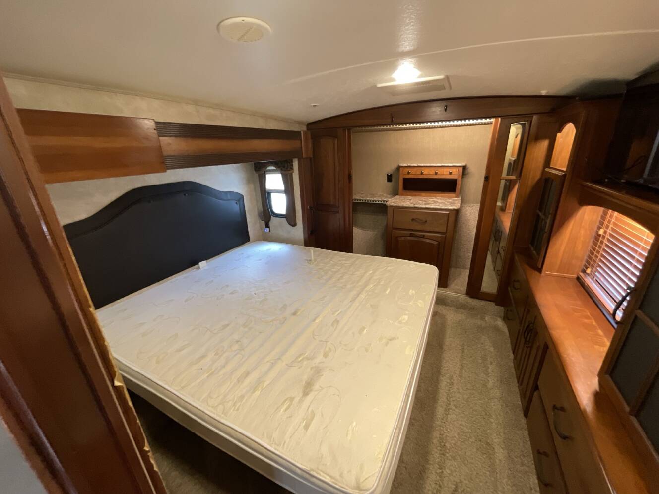 A photo of this 2014 Keystone MONTANA 3725RL