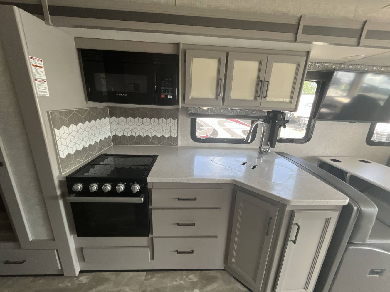 A photo of this 2022 Thor WINDSPORT 34J