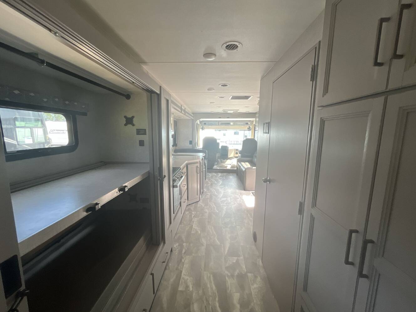 A photo of this 2022 Thor WINDSPORT 34J