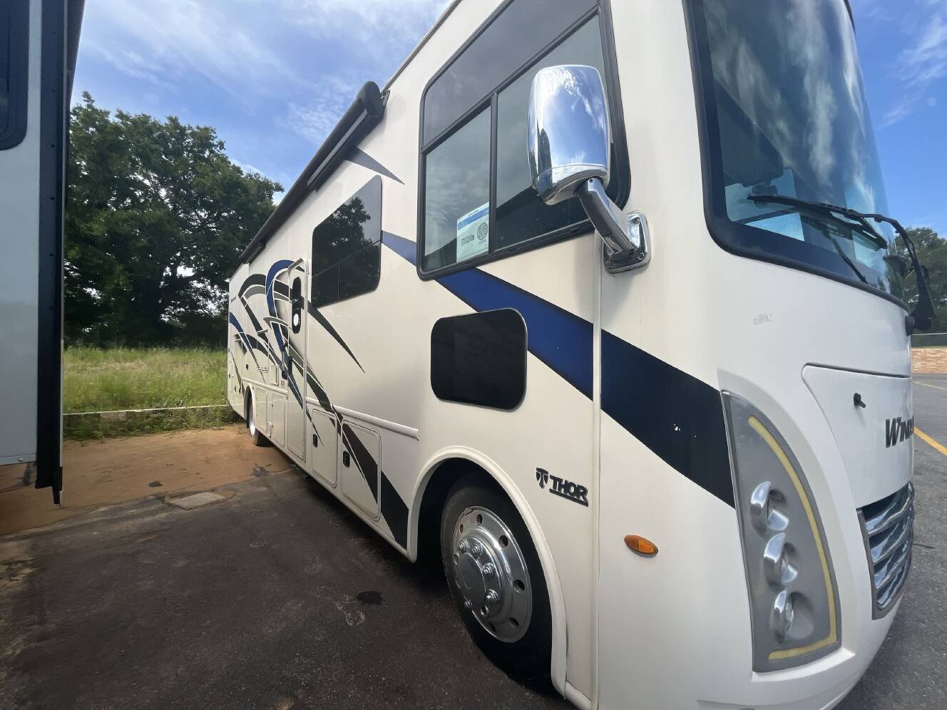 A photo of this 2022 Thor WINDSPORT 34J