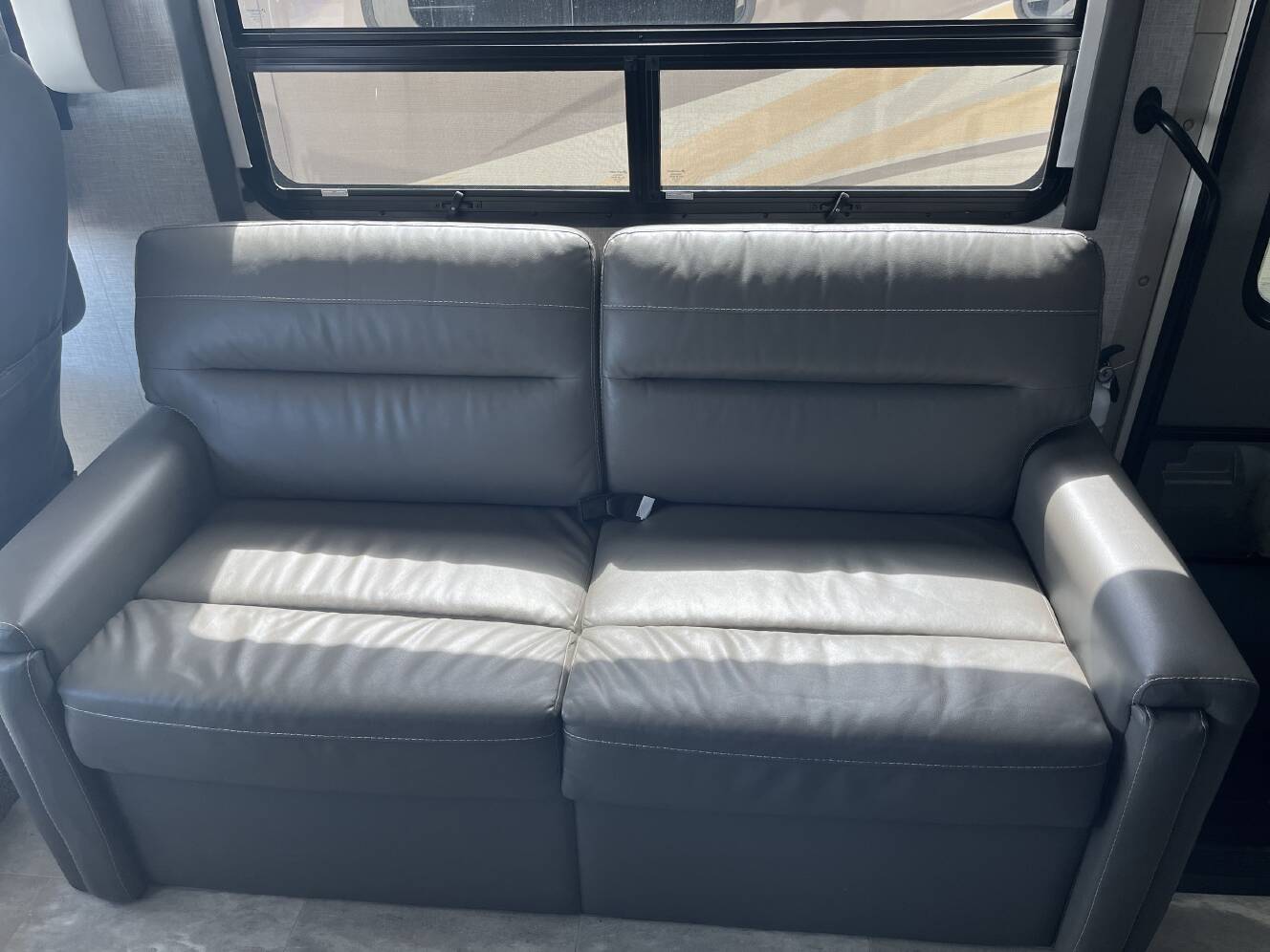 A photo of this 2022 Thor WINDSPORT 34J