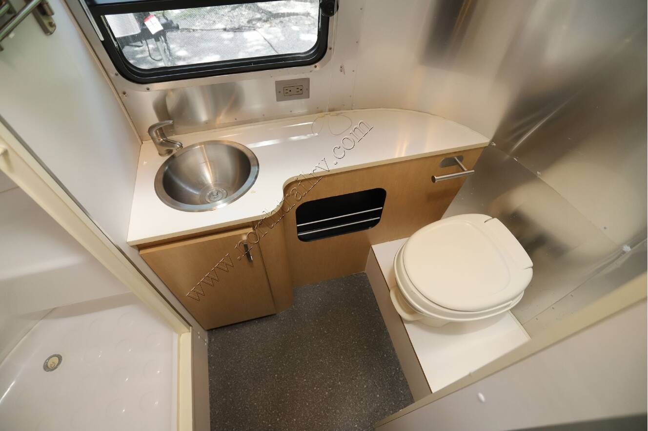 A photo of this 2009 Airstream Sport 17FD