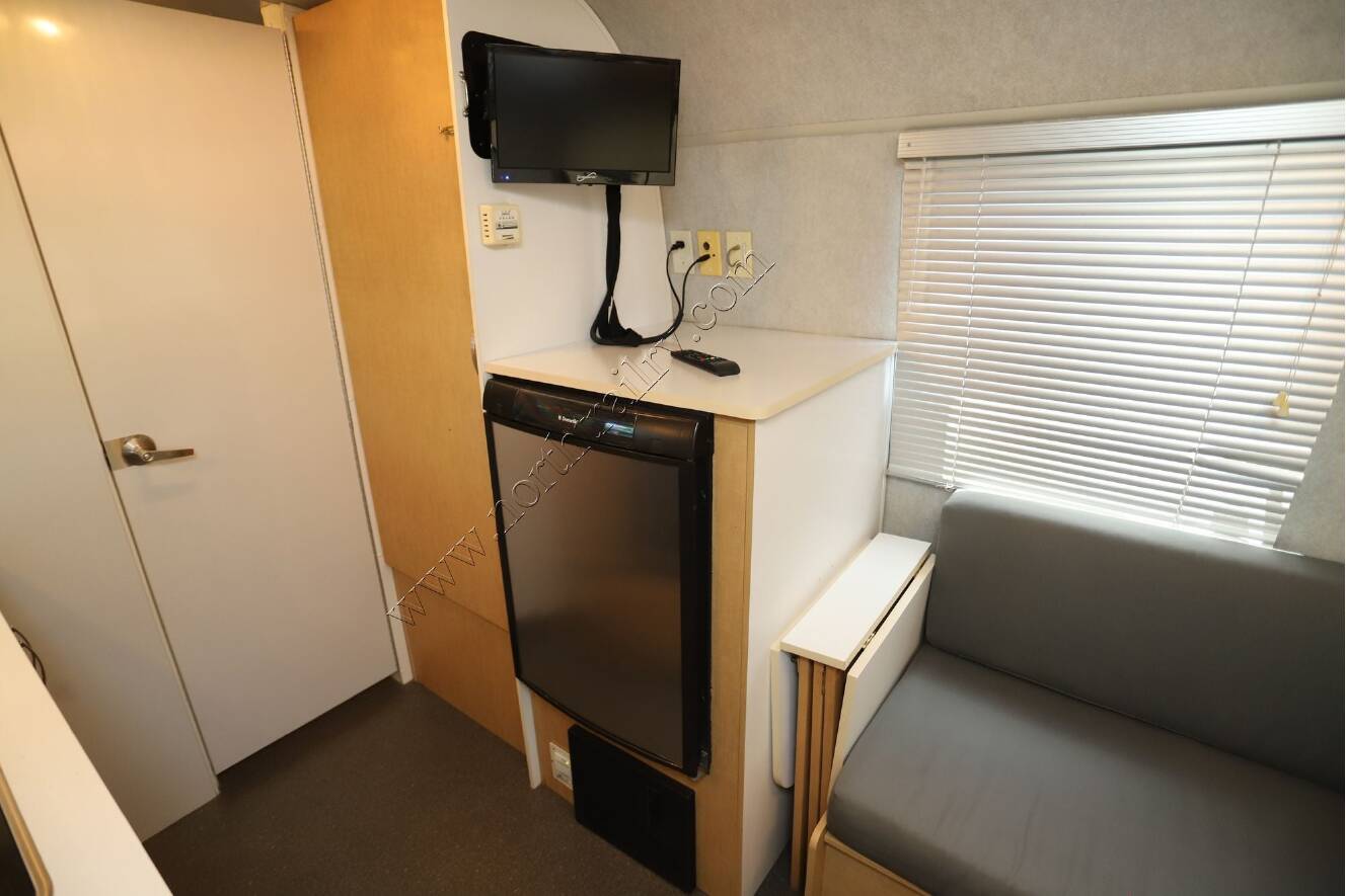A photo of this 2009 Airstream Sport 17FD
