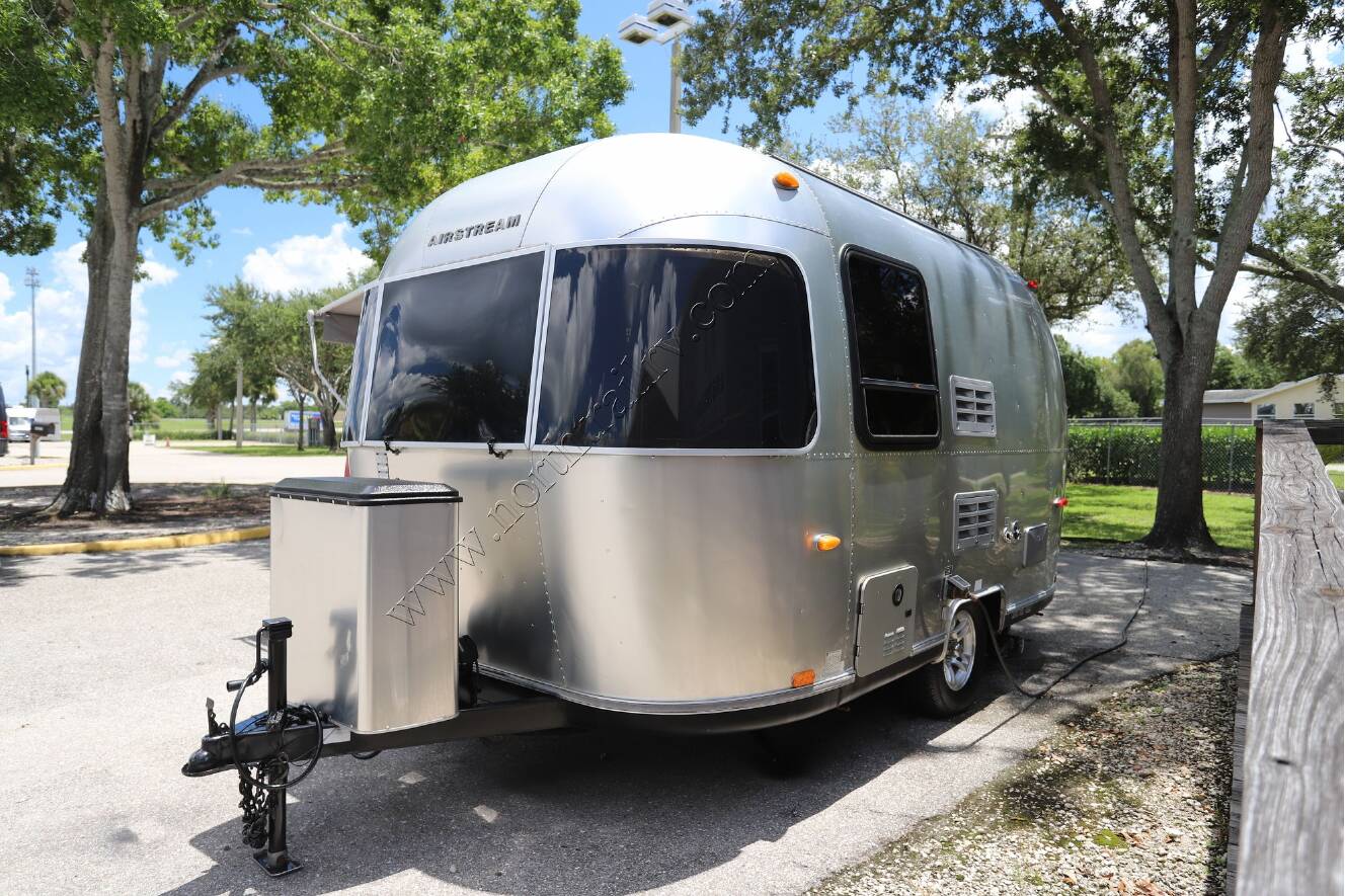 A photo of this 2009 Airstream Sport 17FD