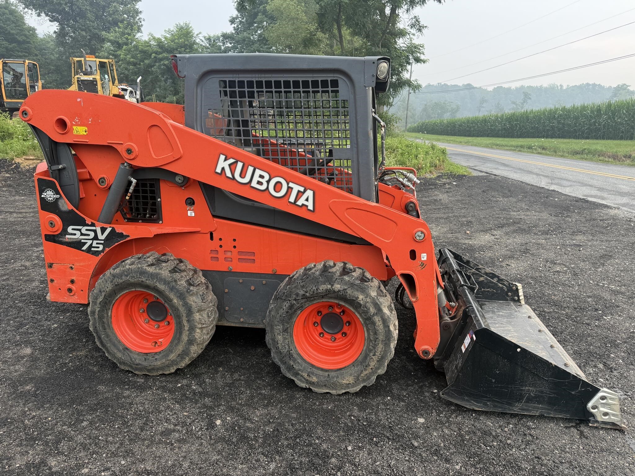 2016 KUBOTA SSV75 in Everett, PA