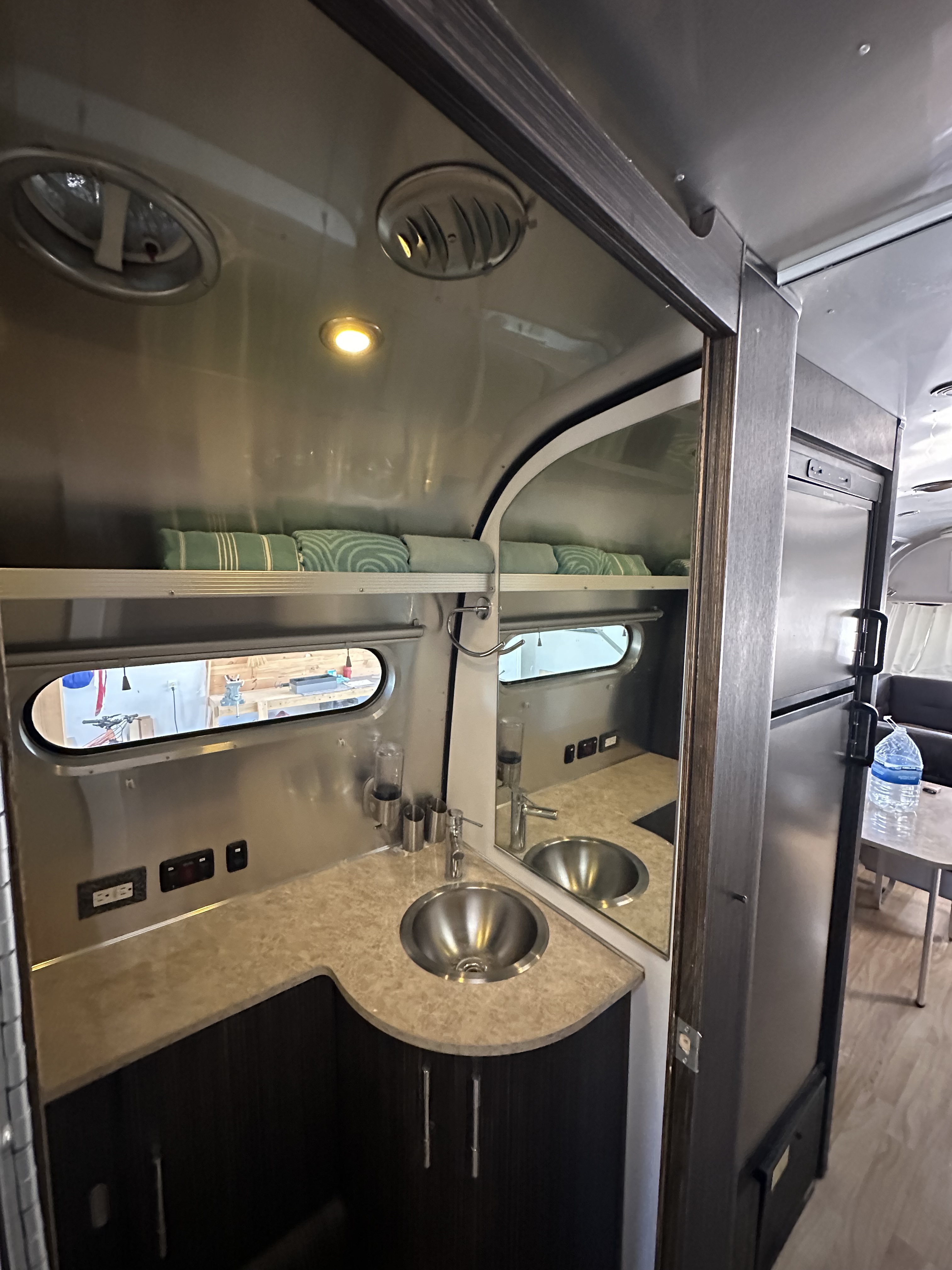 2016 Airstream INTERNATIONAL SIGNATURE 30RB TWIN RV