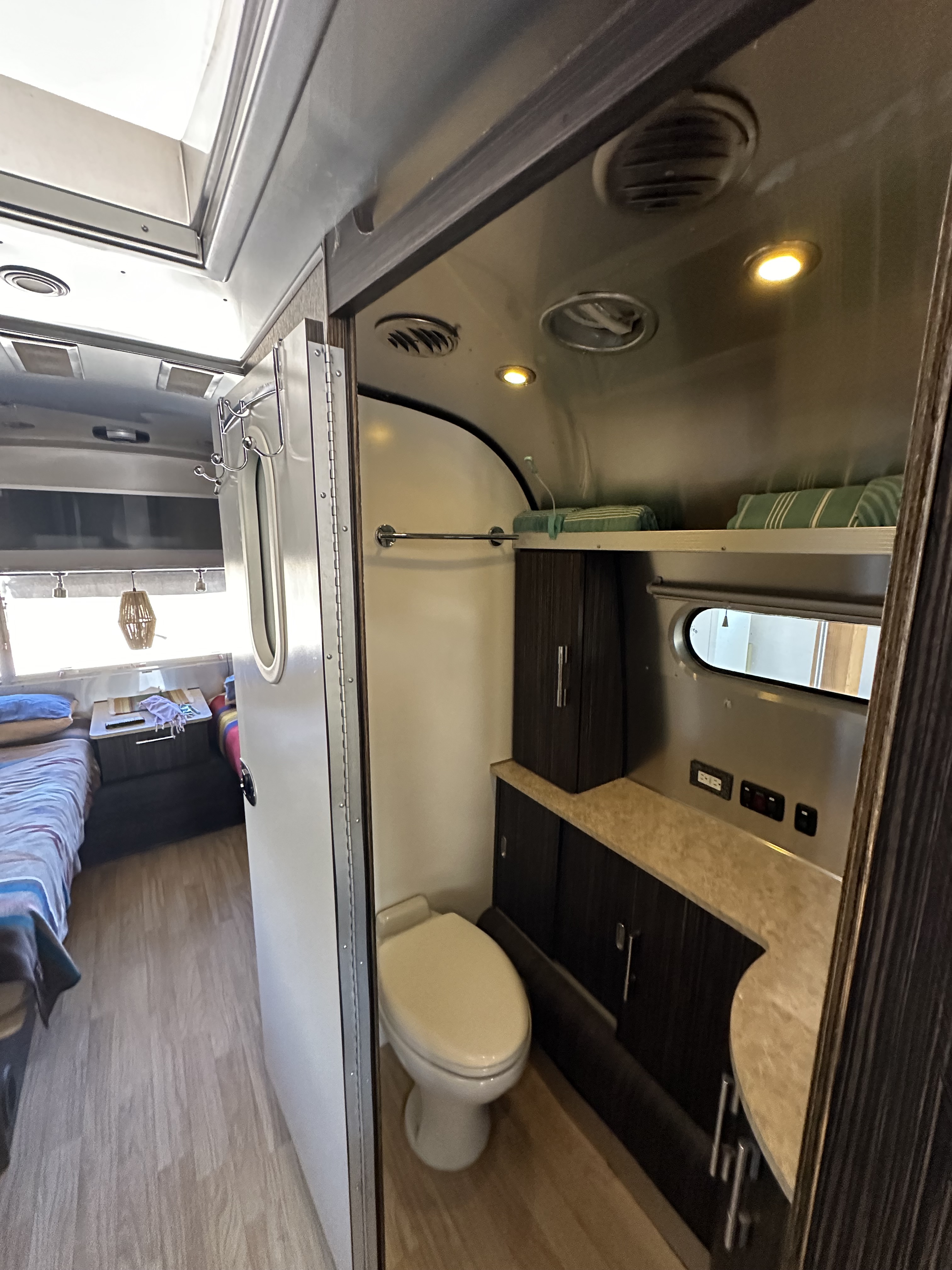 2016 Airstream INTERNATIONAL SIGNATURE 30RB TWIN in cedar city UT