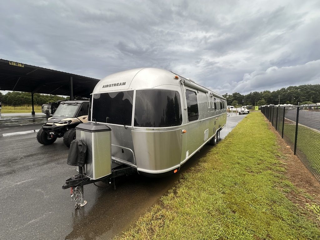 2018 Airstream 33FBQ in byron GA