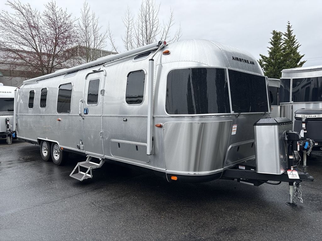2026 Airstream Classic 33FB in milton WA
