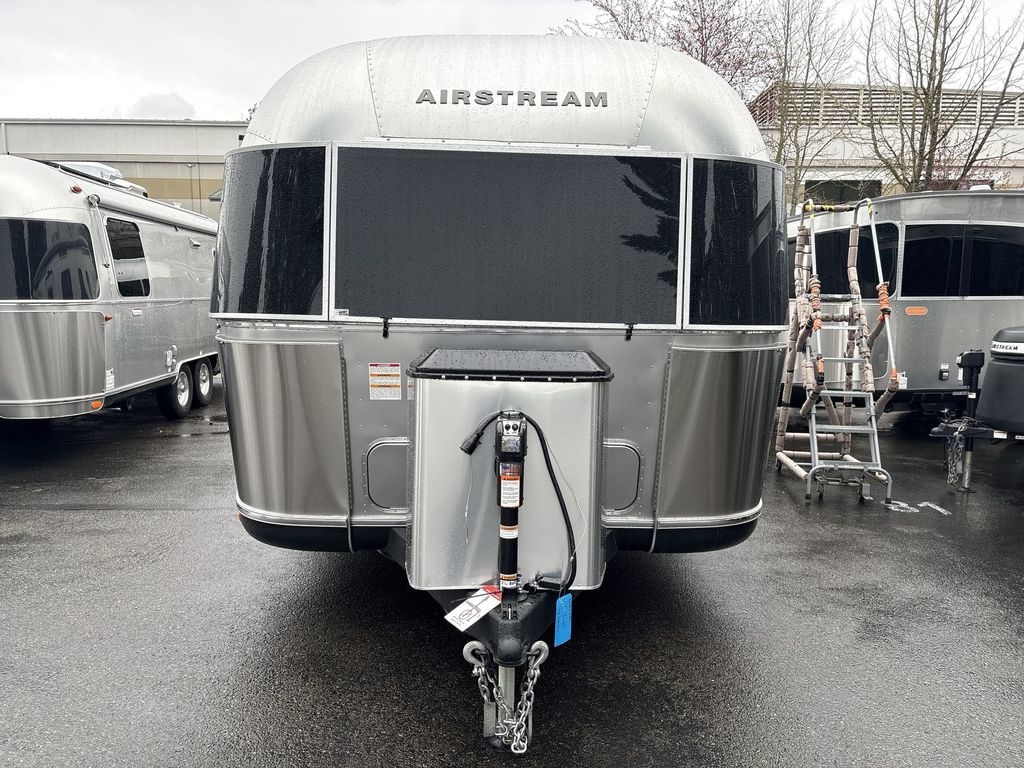 2026 Airstream Classic 33FB in milton WA