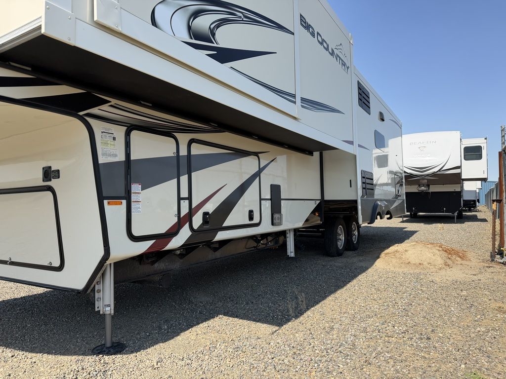 2021 Heartland Big Country 3560SS in los banos
