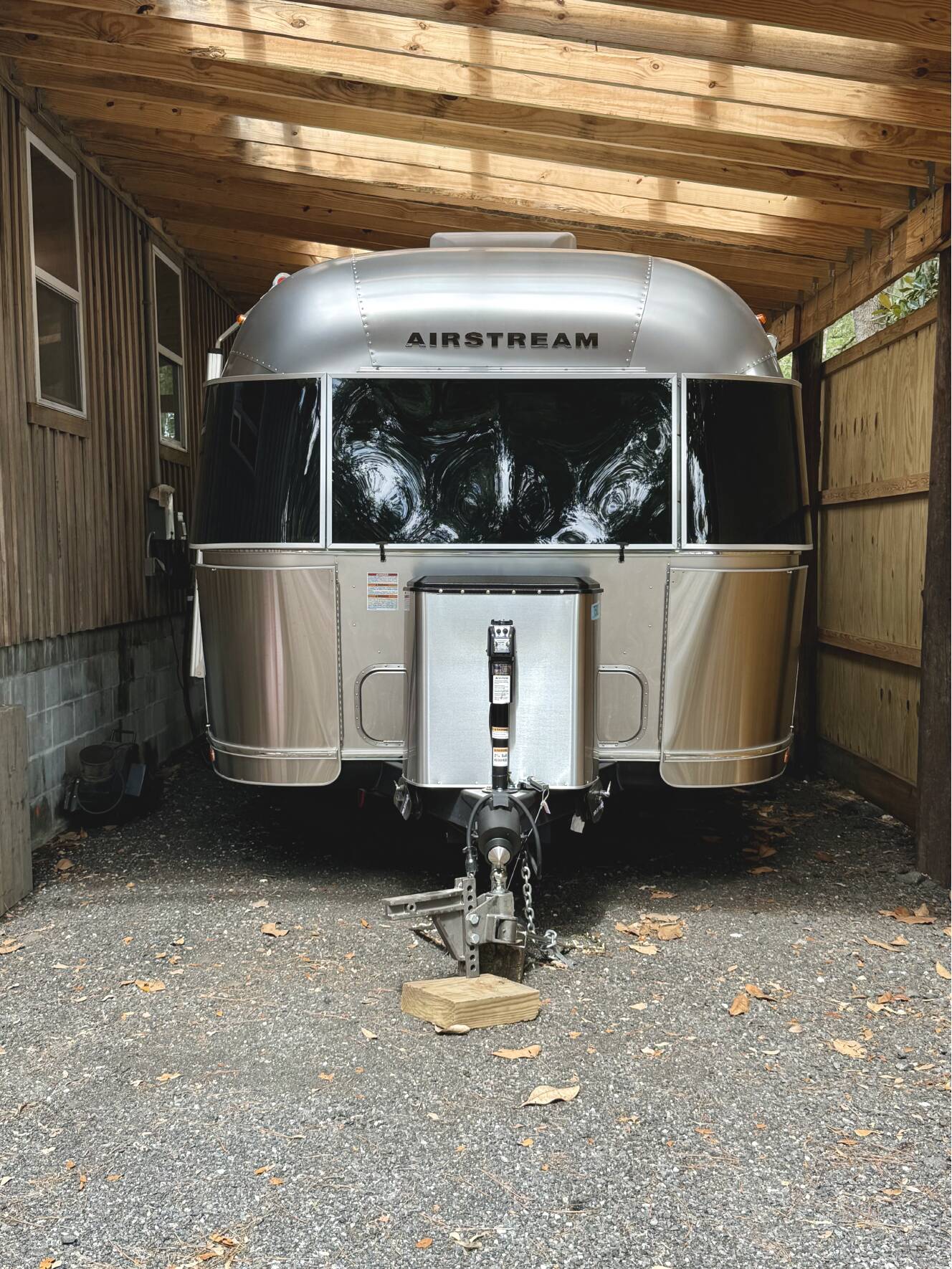 A photo of this 2025 Airstream GLOBETROTTER 27FBQ
