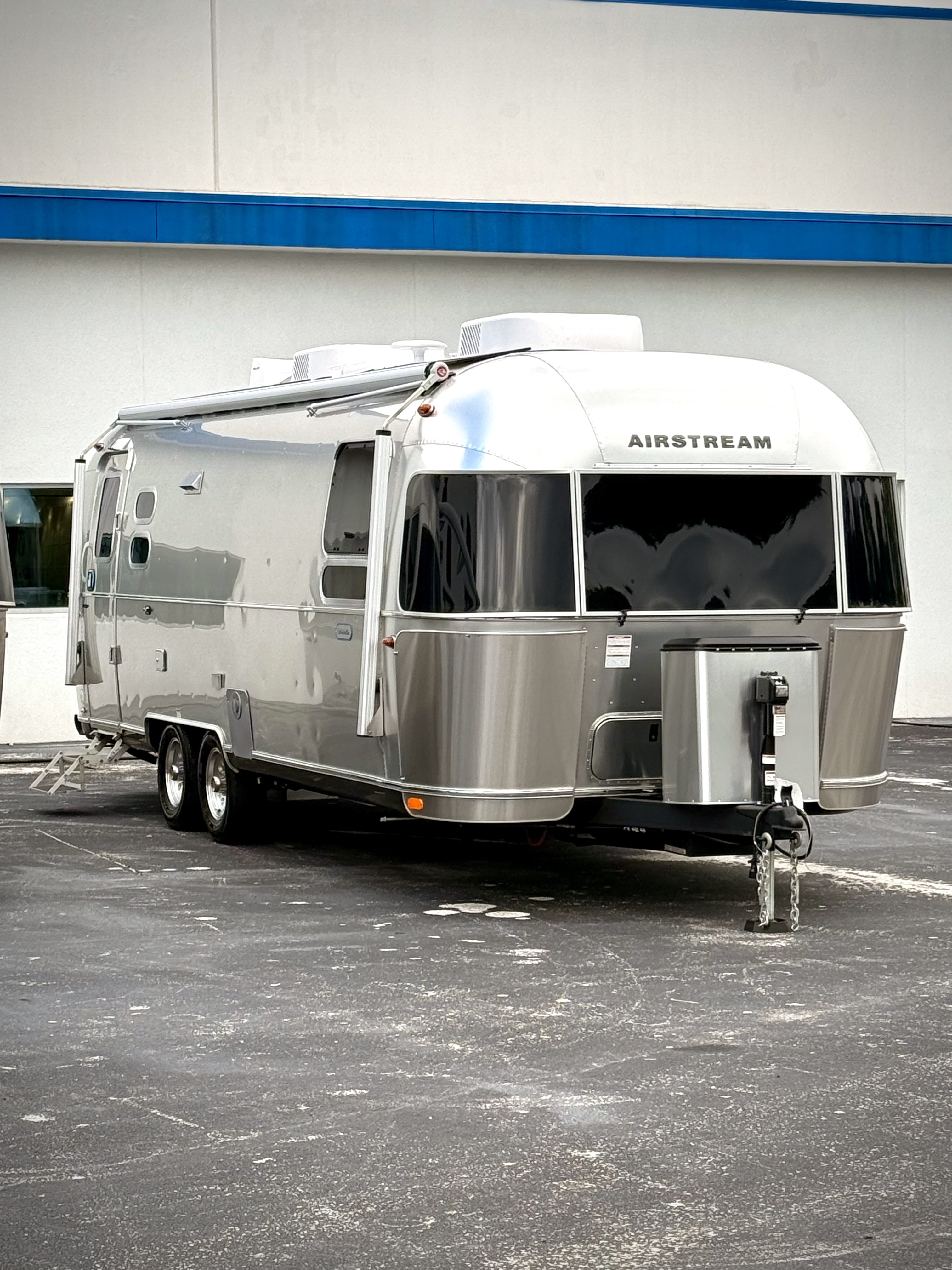 2025 Airstream GLOBETROTTER 27FBQ RV