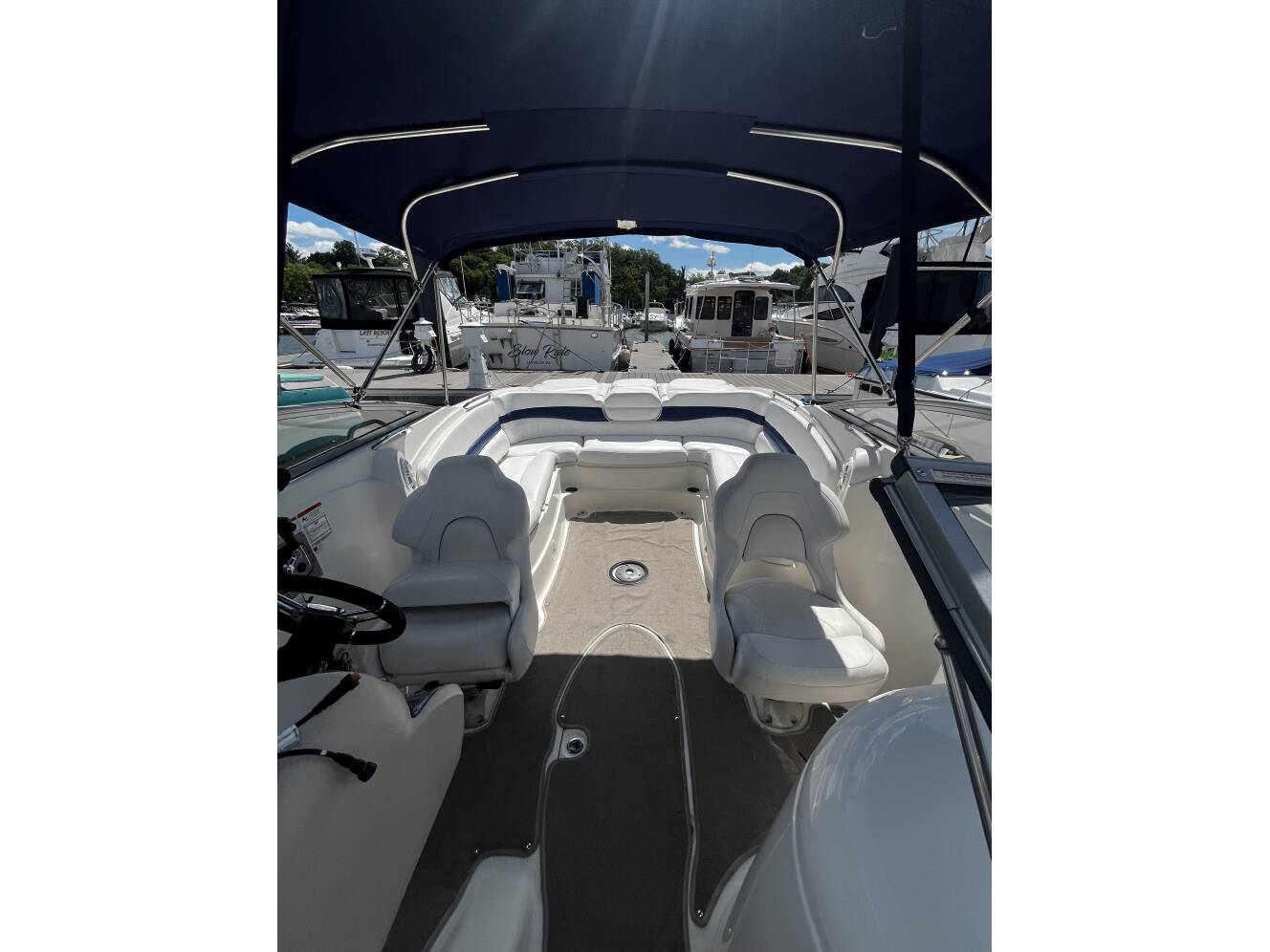A photo of this 2011 Larson Lxi 288 Br