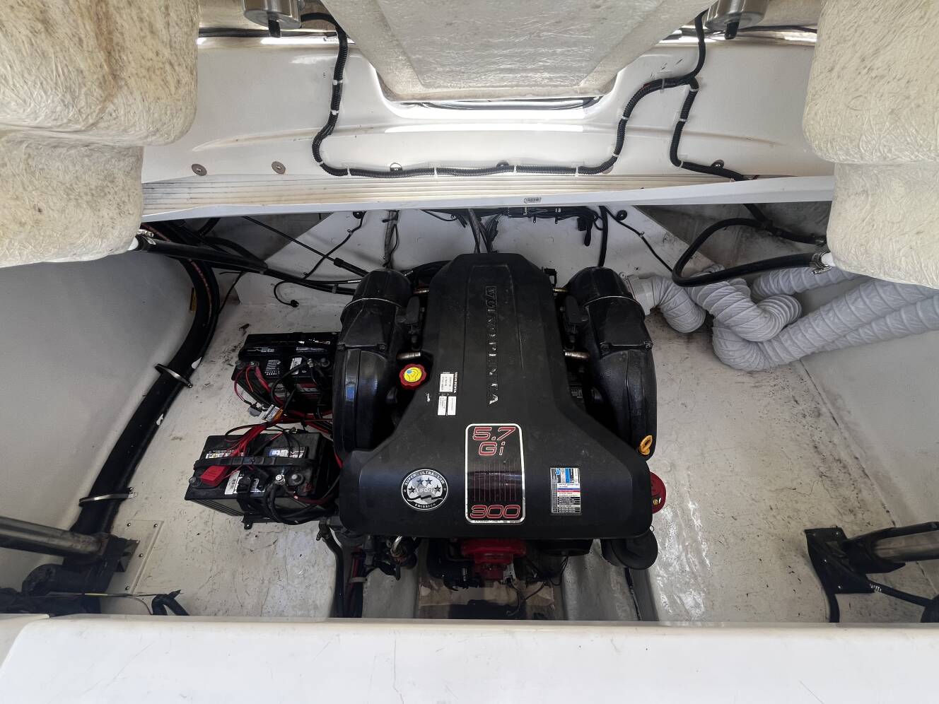 A photo of this 2011 Larson Lxi 288 Br