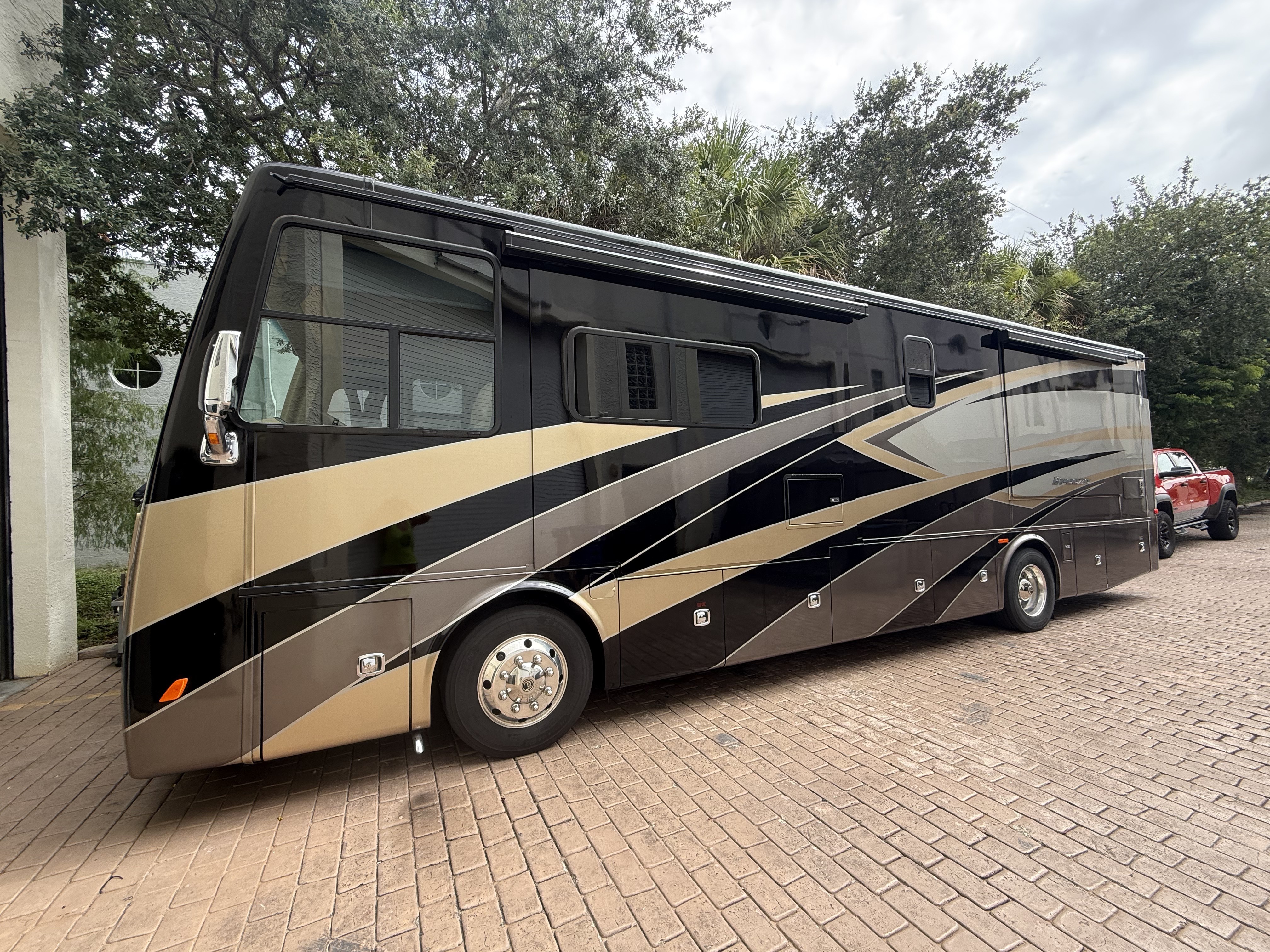 2021 Tiffin Motorhomes ALLEGRO BREEZE 33 BR RV
