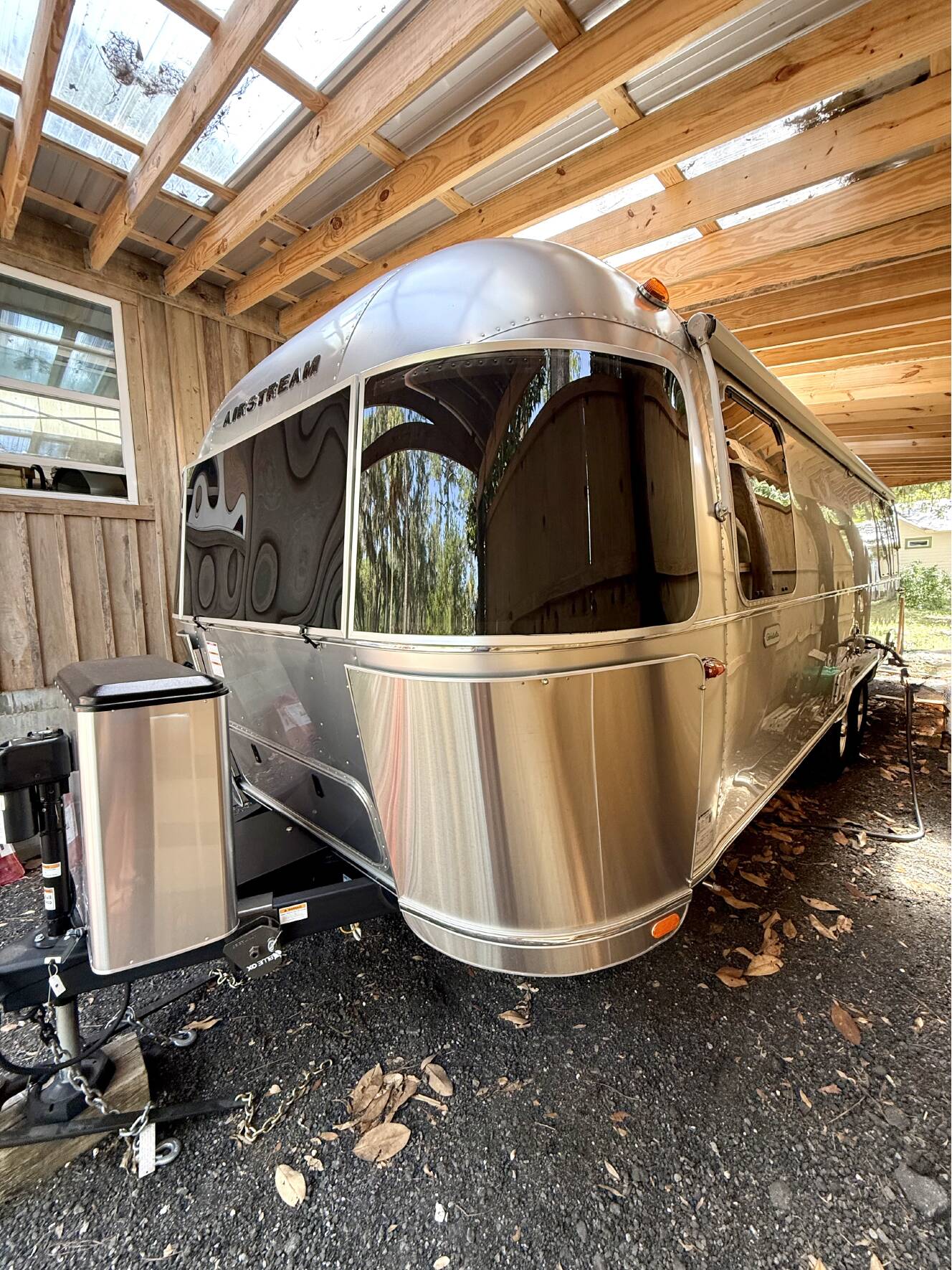 A photo of this 2025 Airstream GLOBETROTTER 27FBQ