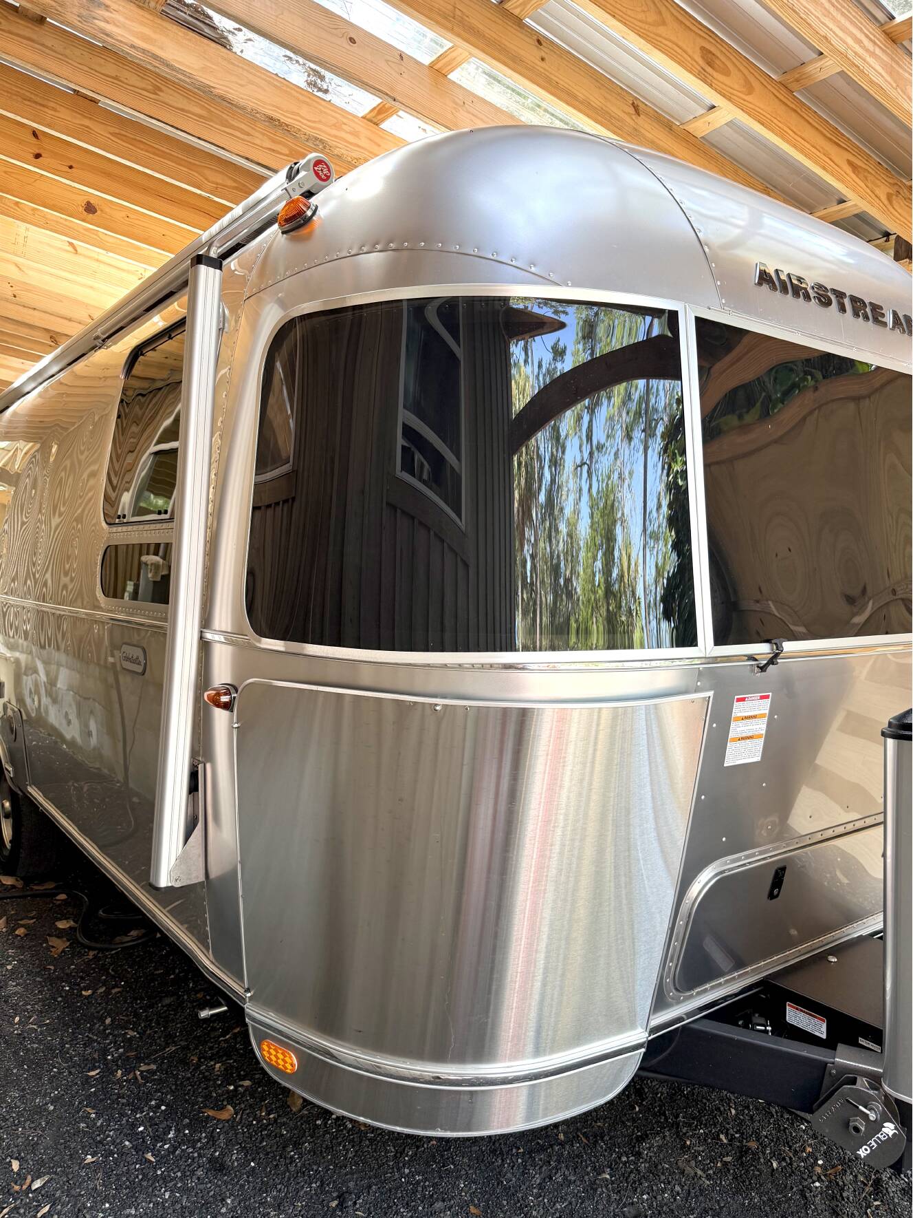 A photo of this 2025 Airstream GLOBETROTTER 27FBQ