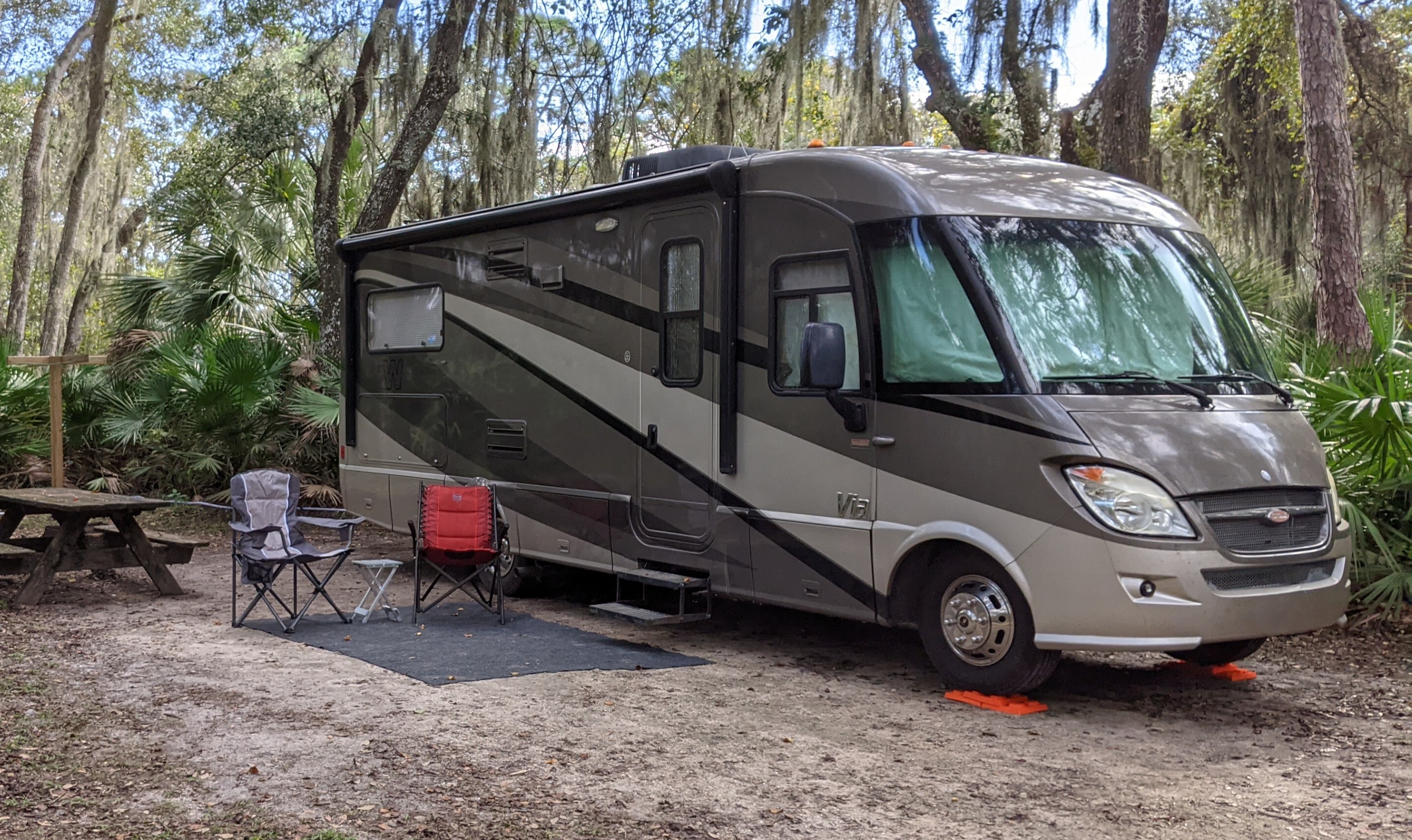2011 Winnebago VIA 25T RV