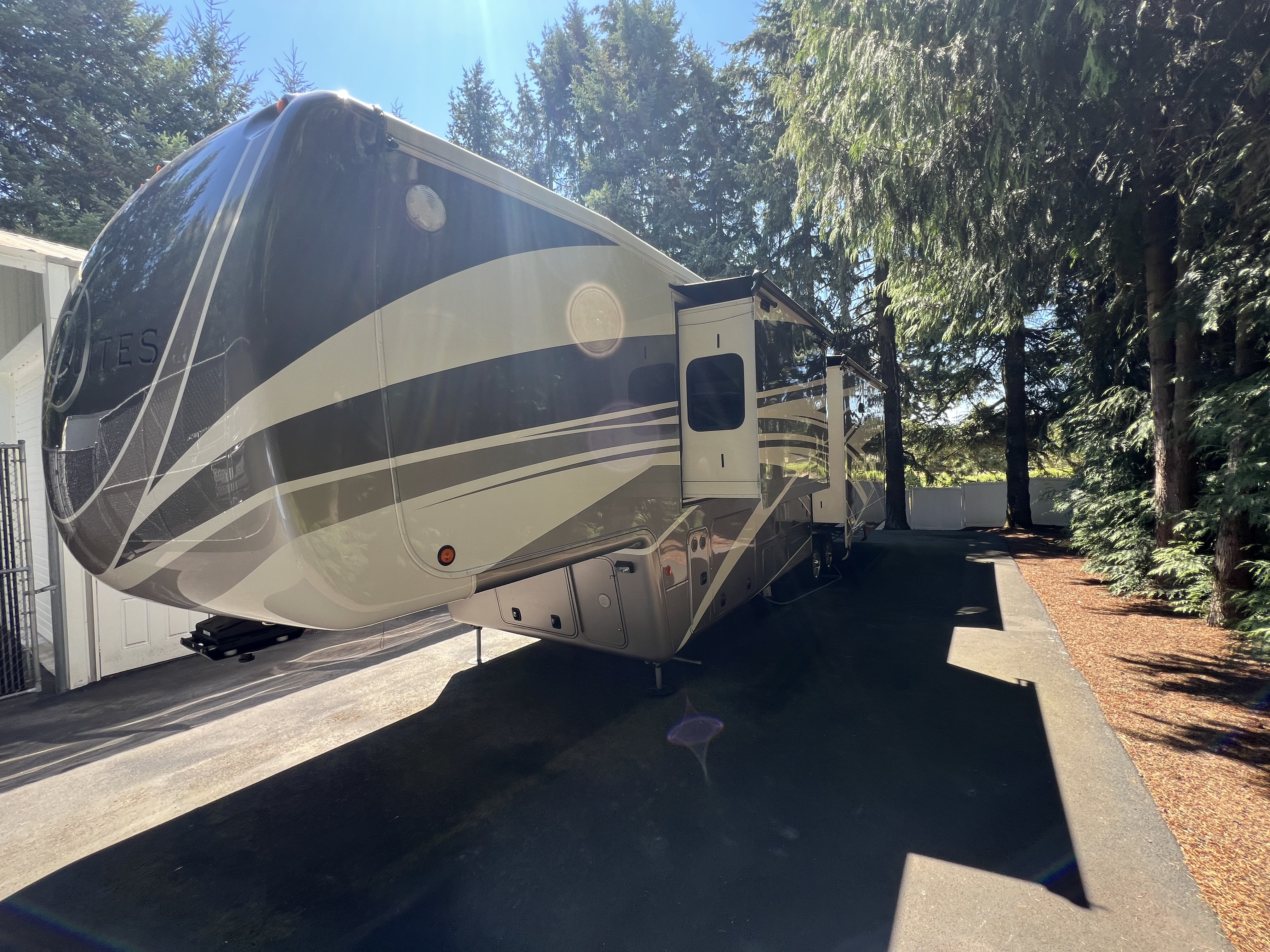 2019 DRV MOBILE SUITES 39DBRS3 in salem OR