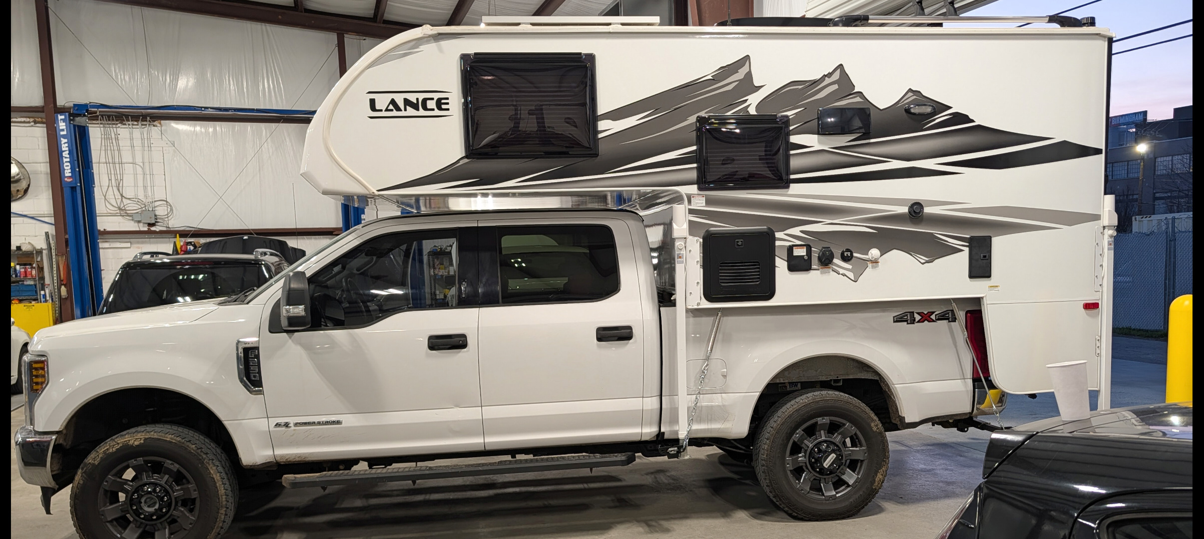 2023 Lance 865 TRUCK CAMPER RV