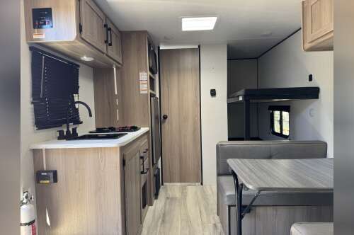 2025 Keystone COLEMAN 17B in university place WA
