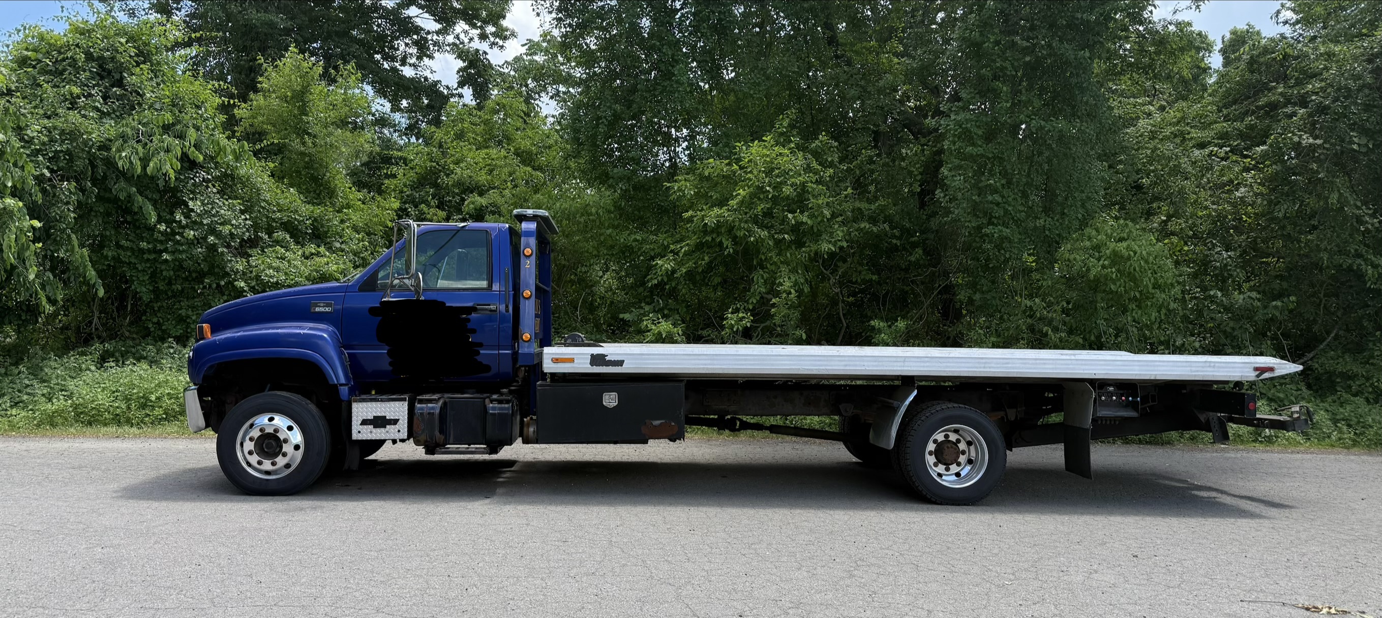 2001 CHEVROLET C6500 in Clinton, CT