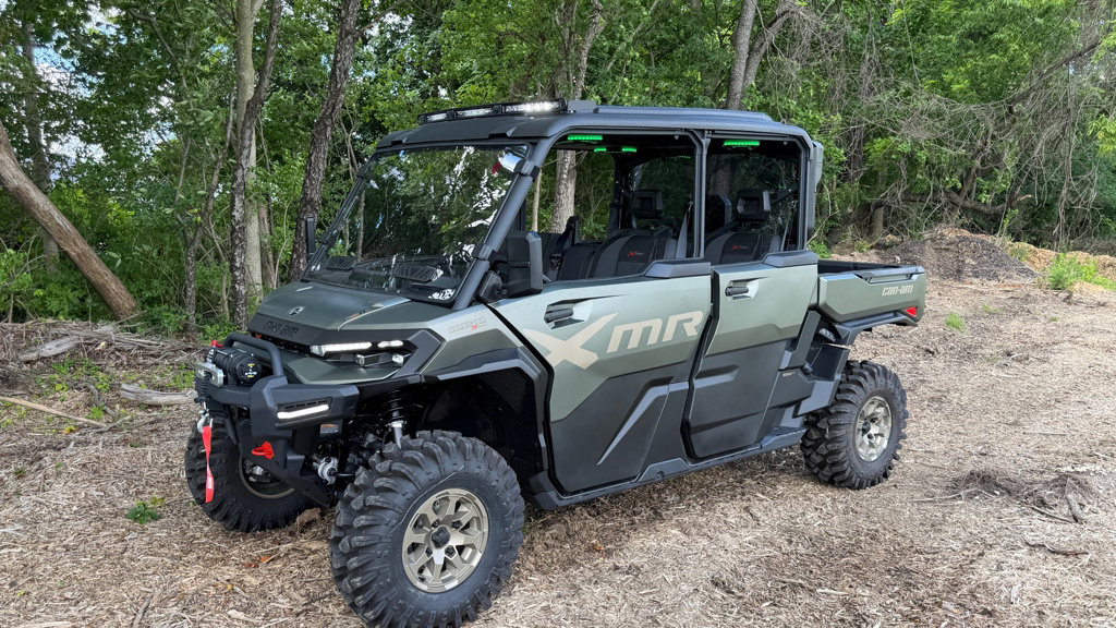 2026 Can-Am Defender MAX X XMR W/ HALF DOORS HD11 - Custom Bui in westerville OH