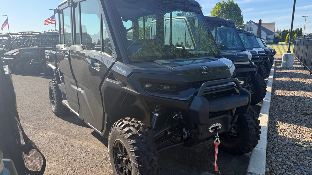2026 Can-Am Defender MAX XT CAB HD11 in sublimity OR