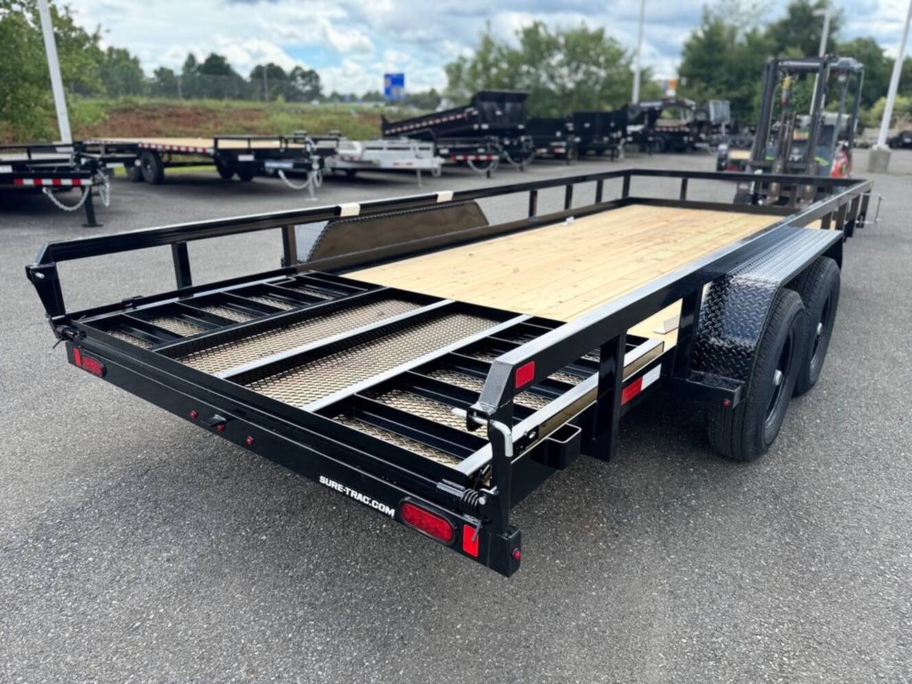 A photo of this 2026 Sure-Trac 7x18 TUBE TOP UTILITY 10K