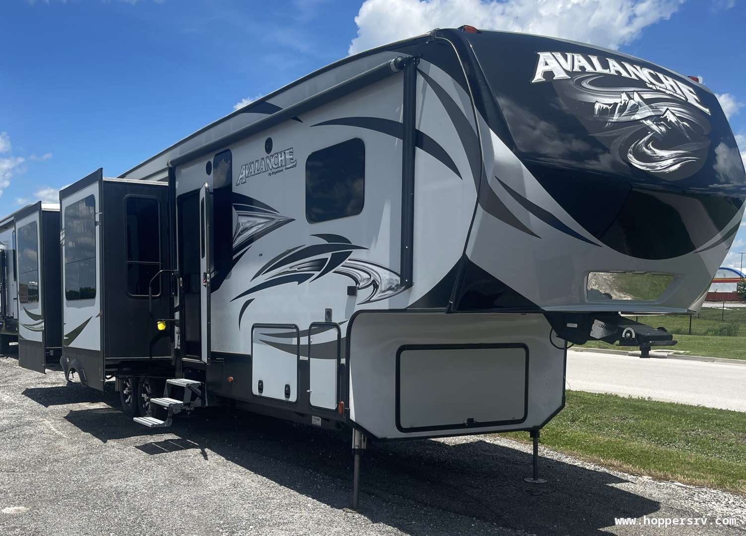2017 Keystone Avalanche 370RD in jacksonville IL