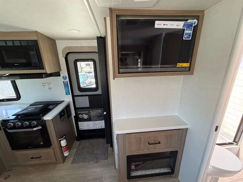2027 Forest River Rockwood MINILITE 2506FK