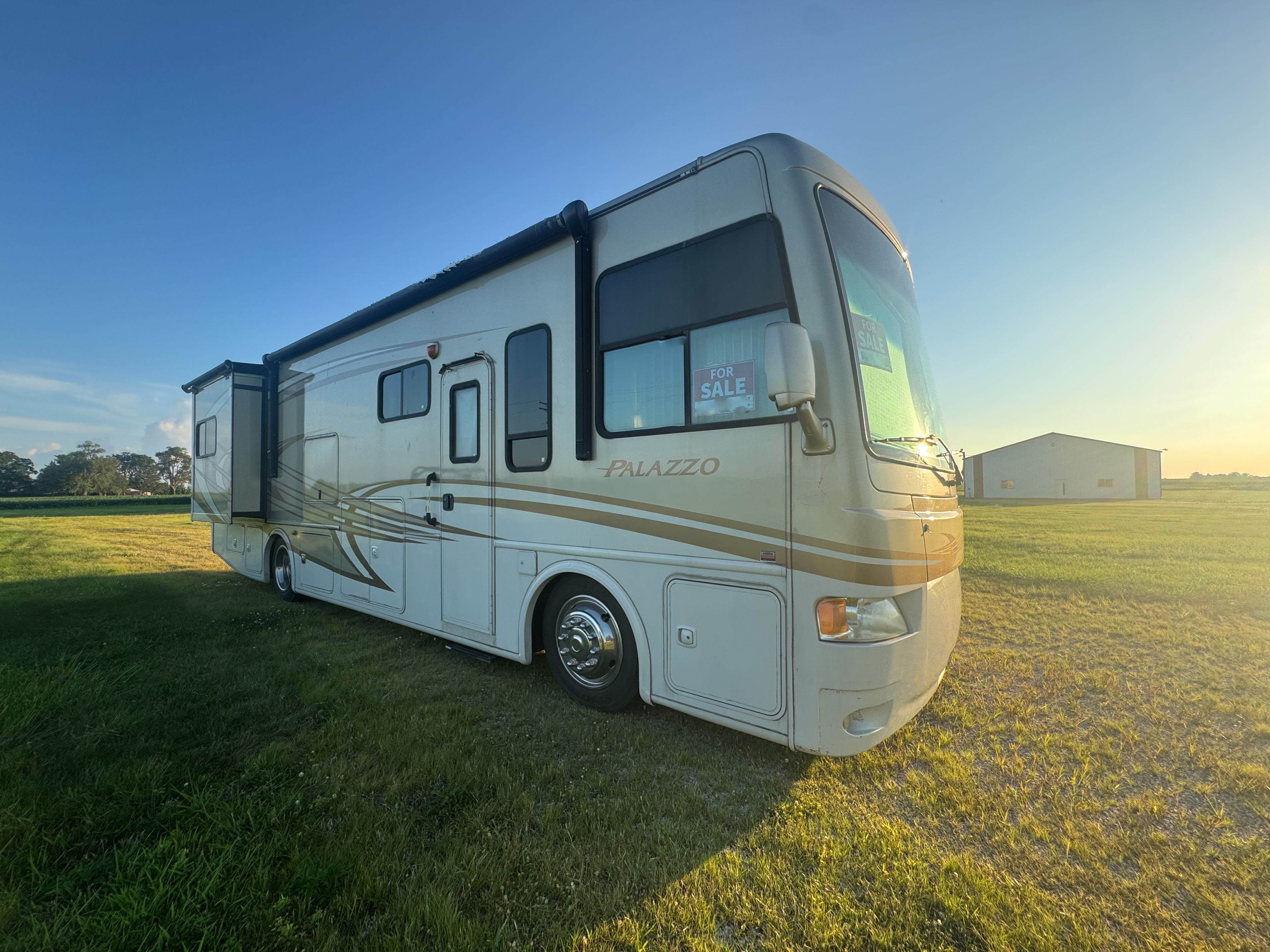 2013 Thor Motor Coach PALAZZO in decatur IL
