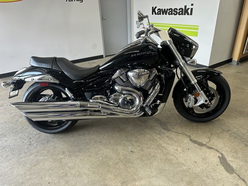 2025 Suzuki Boulevard M109R M109R in Barrington, IL