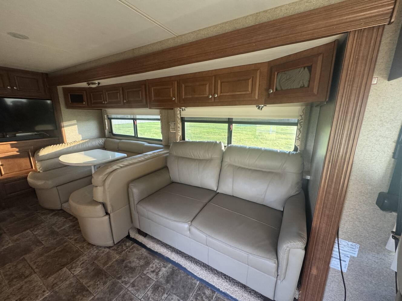 A photo of this 2013 Thor Motor Coach PALAZZO
