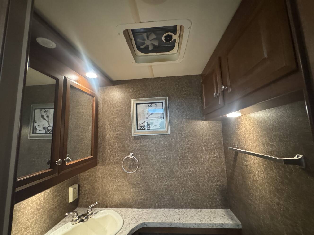 A photo of this 2013 Thor Motor Coach PALAZZO